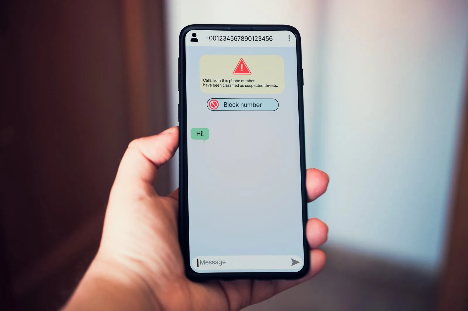 Nätfiske och phishing – bluffmeddelande i mobilen